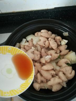 加入一点料酒。