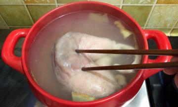 煲至筷子可以轻松搓一个洞就可以了