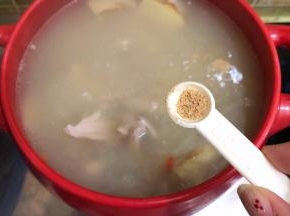 少许胡椒粉