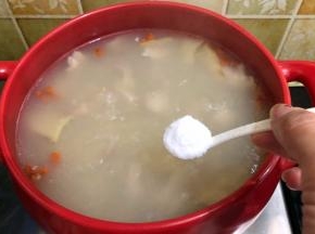 加入1勺盐
