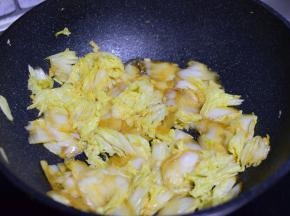 加酱汁炒匀即可