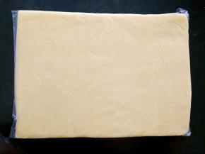 用擀面杖擀成方形