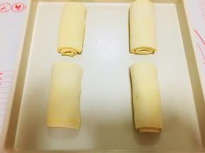 卷好后，按压一下。低温发酵。温度不可以超过30度。