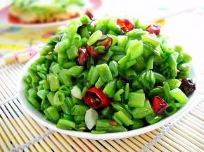 盛入盘中即可上桌食用。