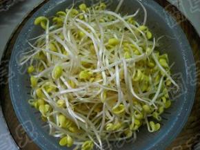 捞出，沥干水分备用。