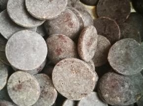 称好黑巧克力，法芙娜和可可百利的都不错，成品颜色也很美