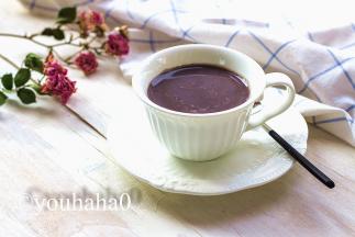 加入少许白糖搅匀后饮用