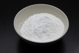 糯米粉、粘米粉、澄面混合，拌均过刷；