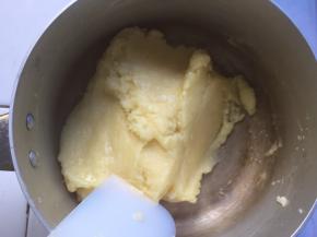 搅拌均匀后离火，待温热