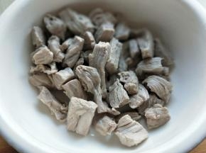 捞出淋干水份。