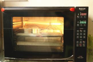 猛犸象烤箱预热150度，烤20分钟左右。