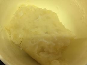 蒸熟后压成土豆泥
