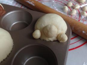 粘上狗鼻子和狗腿子