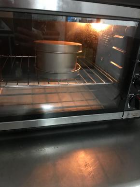 放入预热好的烤箱180度40分钟。