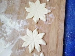 整理成花瓣状