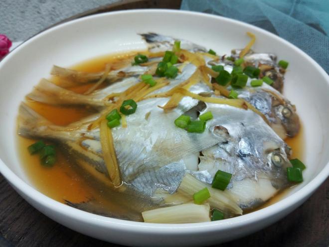葱油鲳鱼
