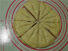 每份中间割口，但不要割穿。