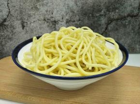 碱面150克（买的是现成煮熟的碱面）
