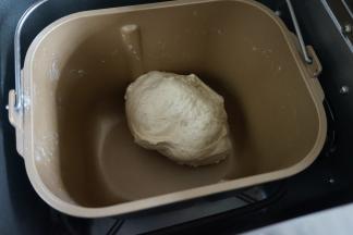 继续选择和面程序12分钟，面团和好后，发酵20分钟