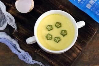 出锅后，可以用秋葵片或其他果蔬装饰下。