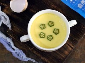 出锅后，可以用秋葵片或其他果蔬装饰下。
