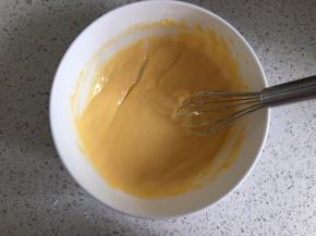 搅打混合均匀，放一旁备用