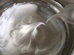 最后打发至提起打蛋头有弯弯尖尖的勾即可