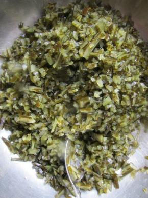 剁成海带碎。