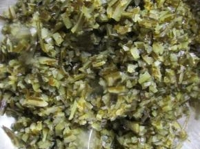 剁成海带碎。