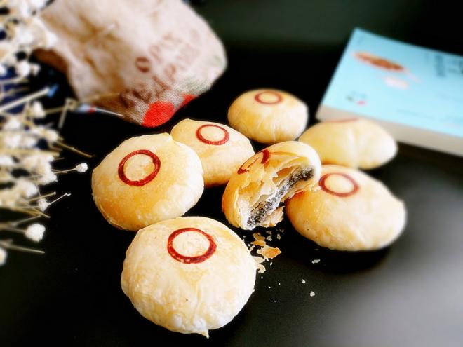 黑芝麻椰蓉酥饼