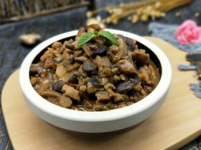 宝贝用它拌面，吃了两碗(^_^)