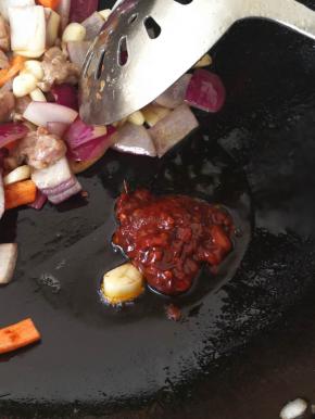 加入郫县豆瓣酱