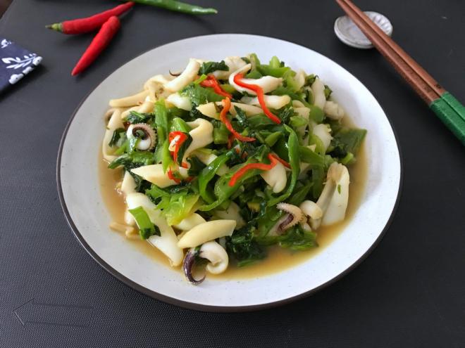 雪里蕻青椒炒墨鱼