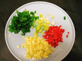 配料，蒜头，红椒，葱