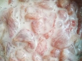 调好的肉馅不能太稀，太稀浆都掉了，包不住肉