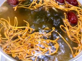 大火滚开后转最小火加盖煲40分钟左右