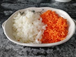 胡萝卜切碎沫