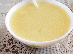 小米粥入碗
