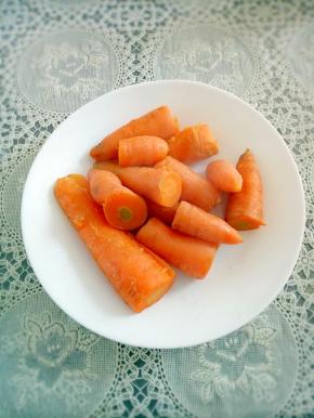 胡萝卜入盘就可以享用啦