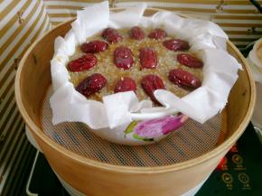 蒸熟取出放凉再脱模