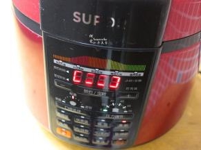 压力锅按煮粥键约35分钟；PS：每个锅不同，时间略有不同
