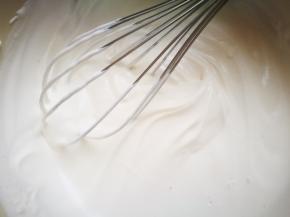 淡奶油打到7分发，初见纹路