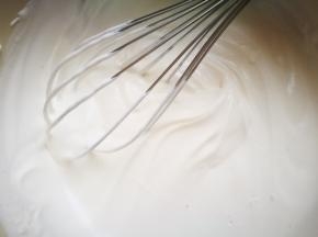 淡奶油打到7分发，初见纹路