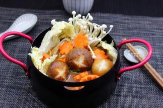 单身狗也能享受的火锅，一个食用，在家轻松做麻辣素菜锅