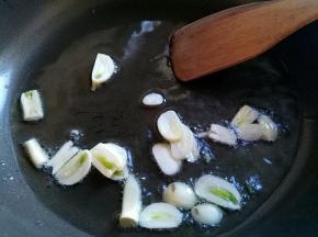 爆香蒜片