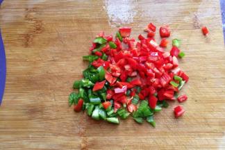 切成均匀的细丁丁；