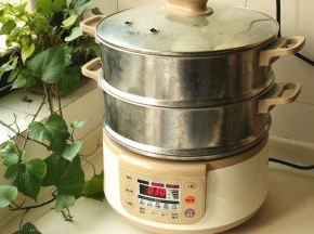 电蒸锅选择面食蒸程序，大火上汽后蒸20分钟即可。