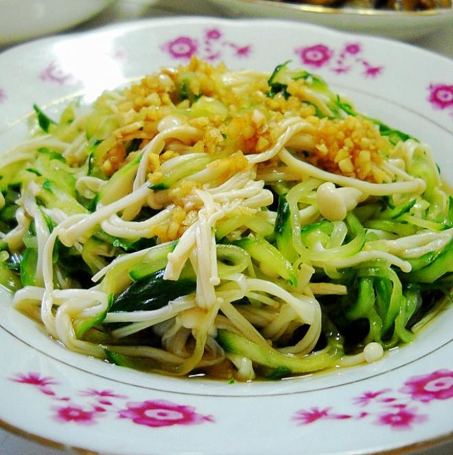 蒜香金针脆黄瓜