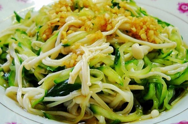 蒜香金针脆黄瓜