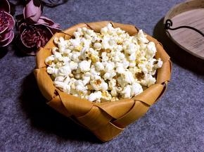 满满一锅爆米花，有没有儿时的味道呢？